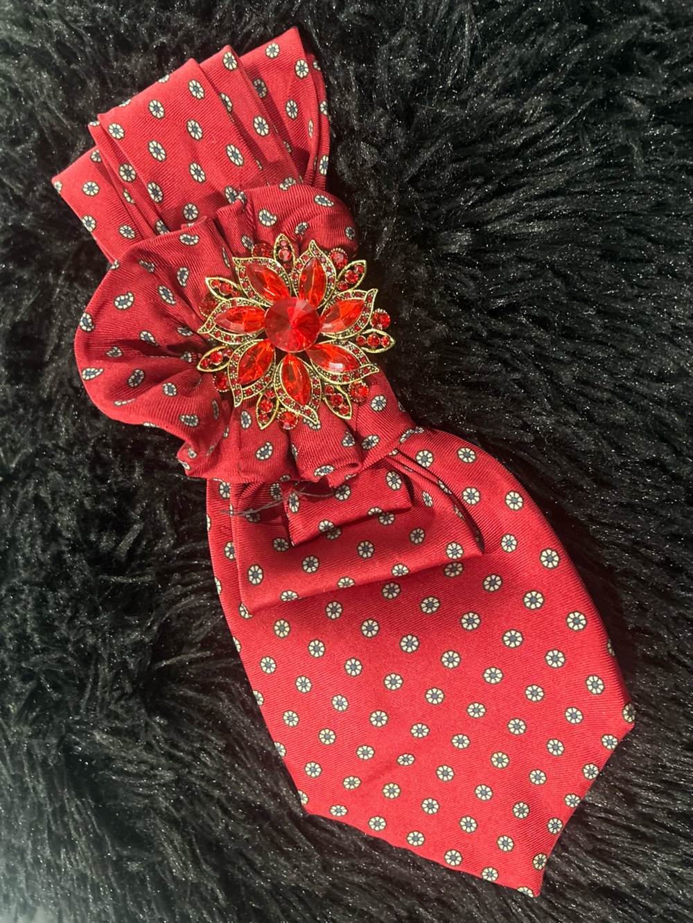 Red Floral Crystal Brooch Tei - Elegant Women’s Accessory